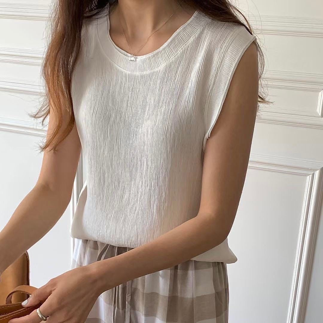 22YR0622 暗直紋背心