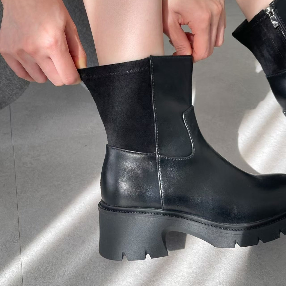 26YR1801 Leather Boots