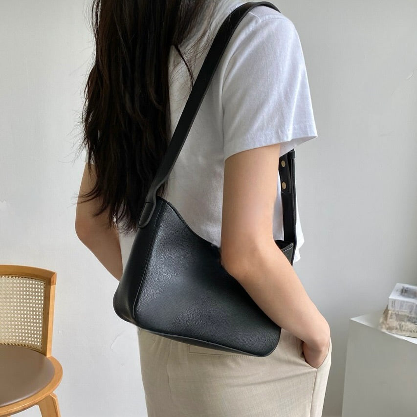 24YR2311 Moon Style Shoulder Bag