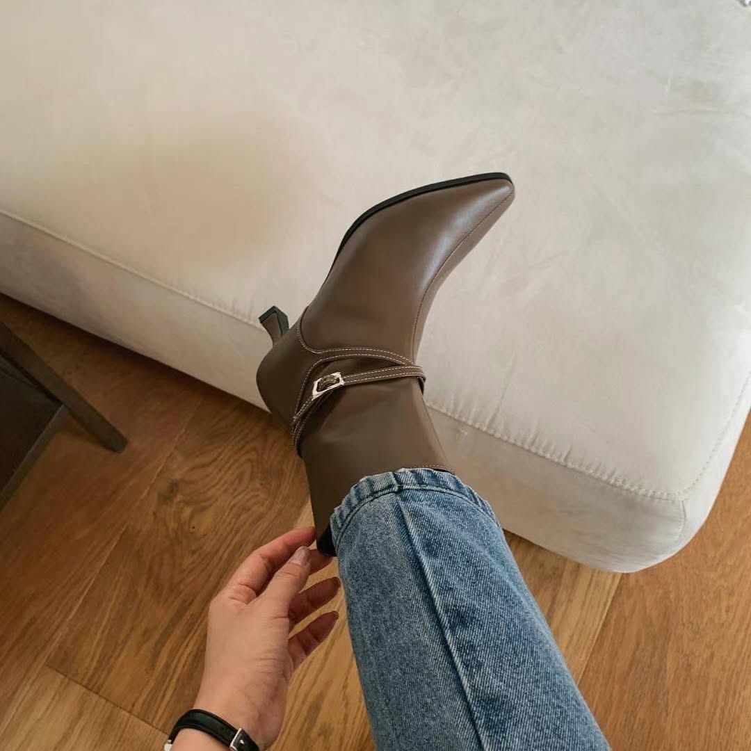 24YR2719 小扣飾尖頭boot 6cm
