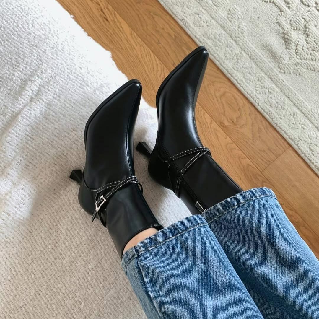 24YR2719 小扣飾尖頭boot 6cm