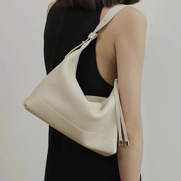 25YR0802 Moon Style Shoulder Bag