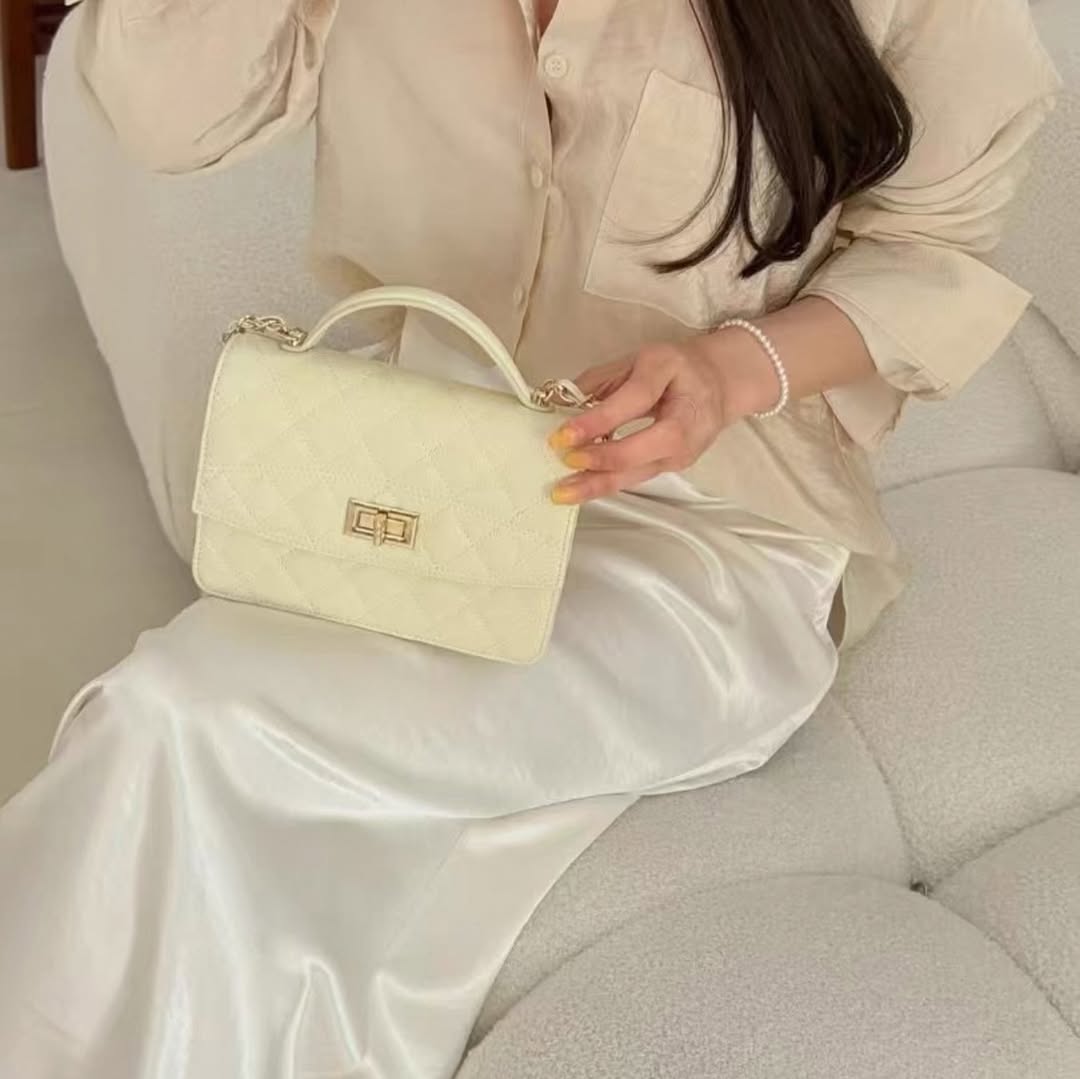 25YR0801 小香風Chain Bag