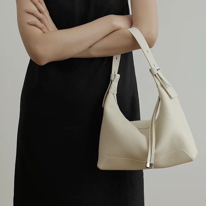 25YR0802 Moon Style Shoulder Bag