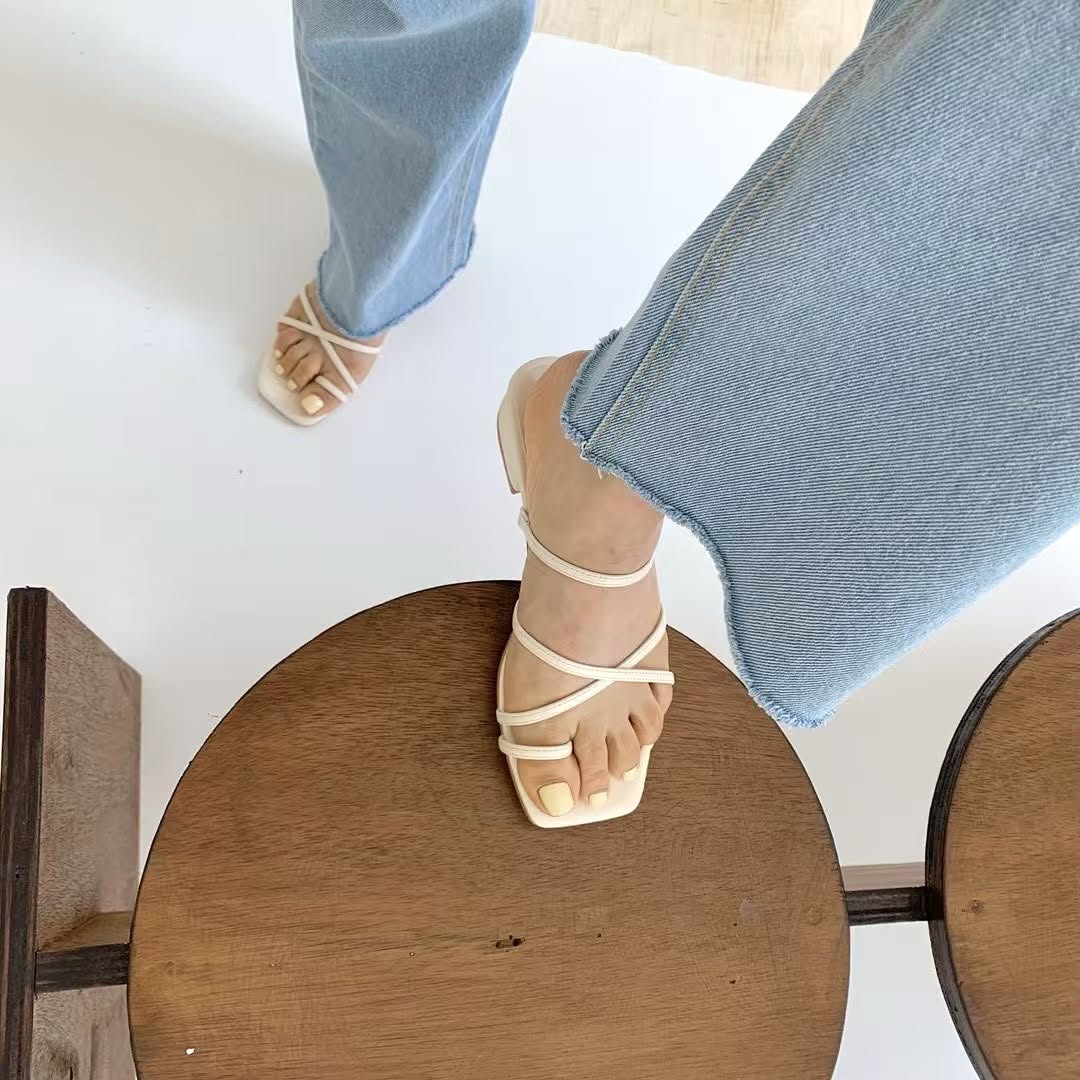 25YR0913 Cross Strap Sandal 3cm