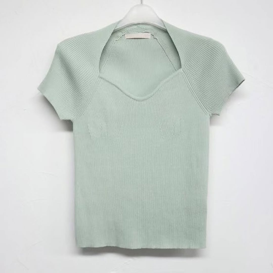 24YR1041 Little Heart Knit Top