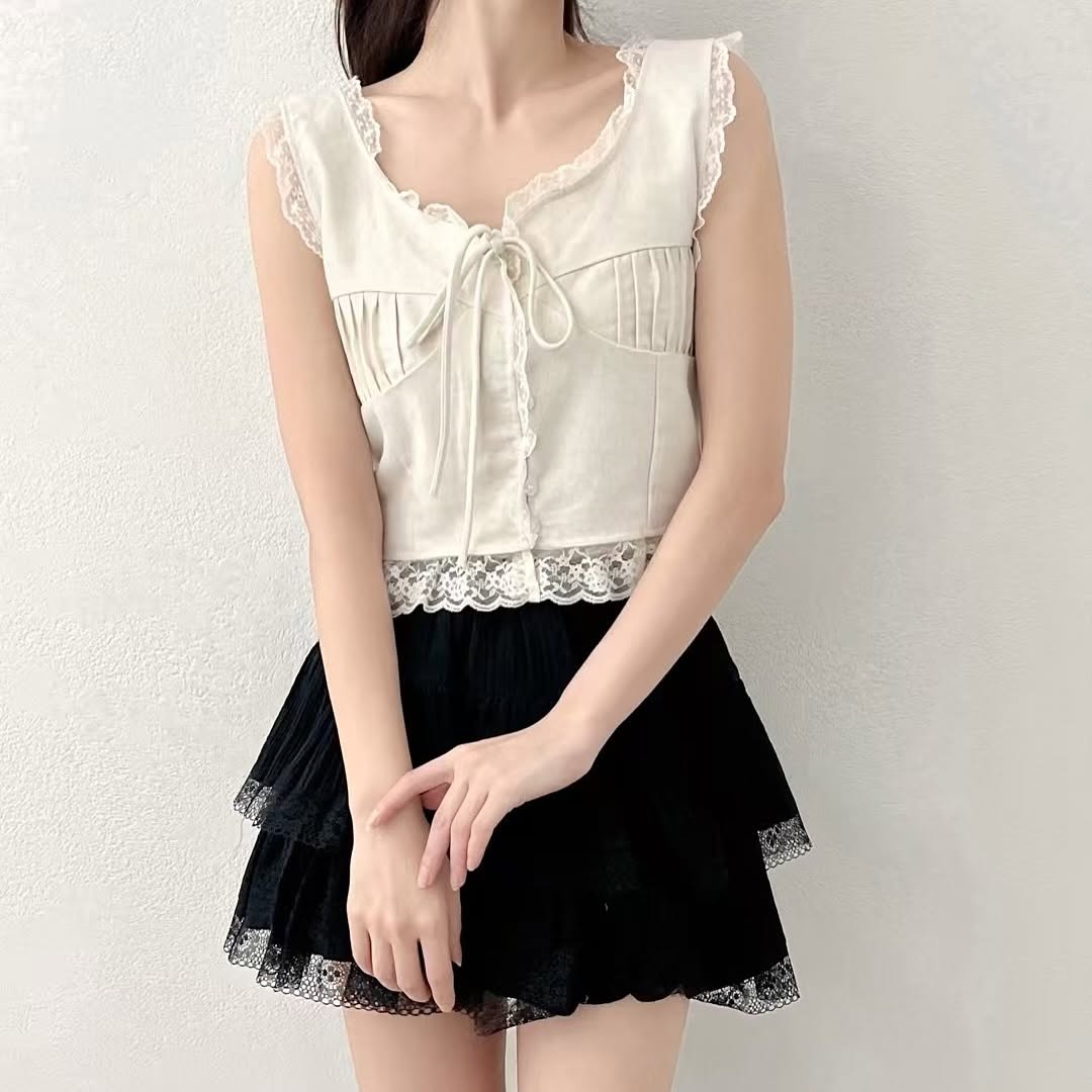 25YR1212 Ruffle Vest Blouse