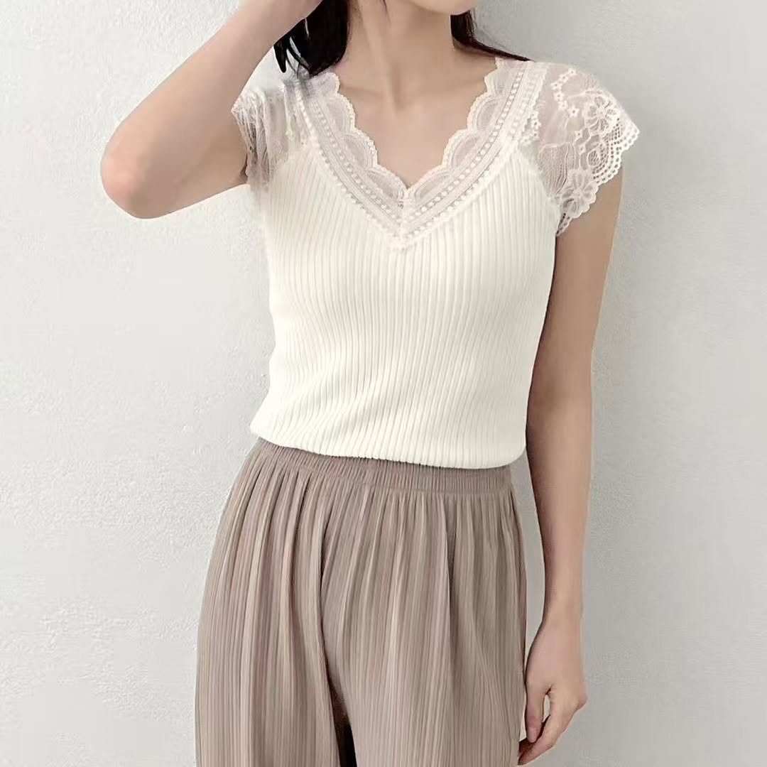 25YR1213 V Neck Lace Top