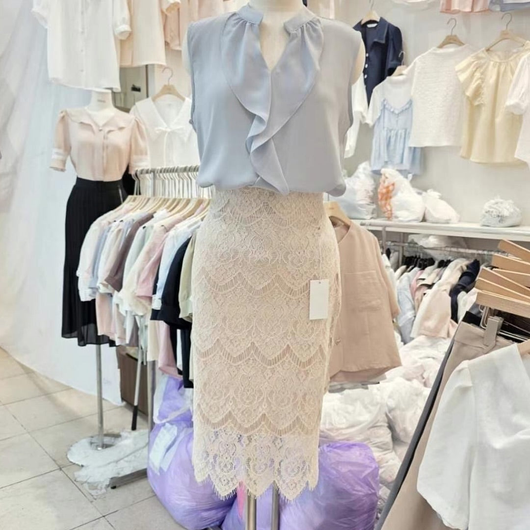 25YR1221 Ruffle Vest Blouse