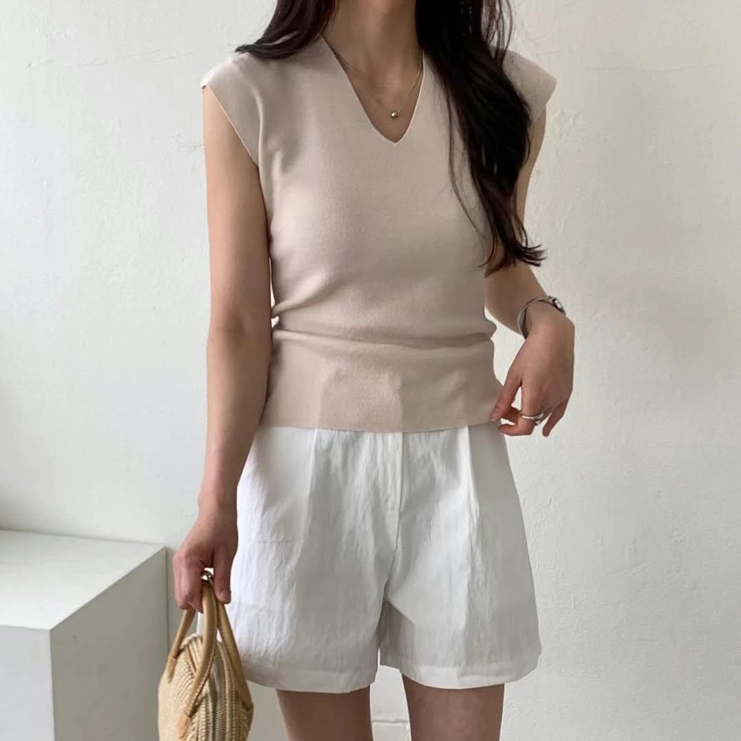 25YR1306 V Neck Knit Top