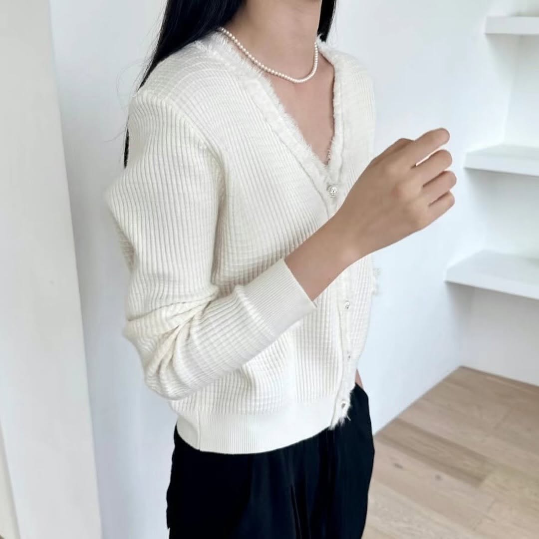 24YR2028 SoSo Cardigan