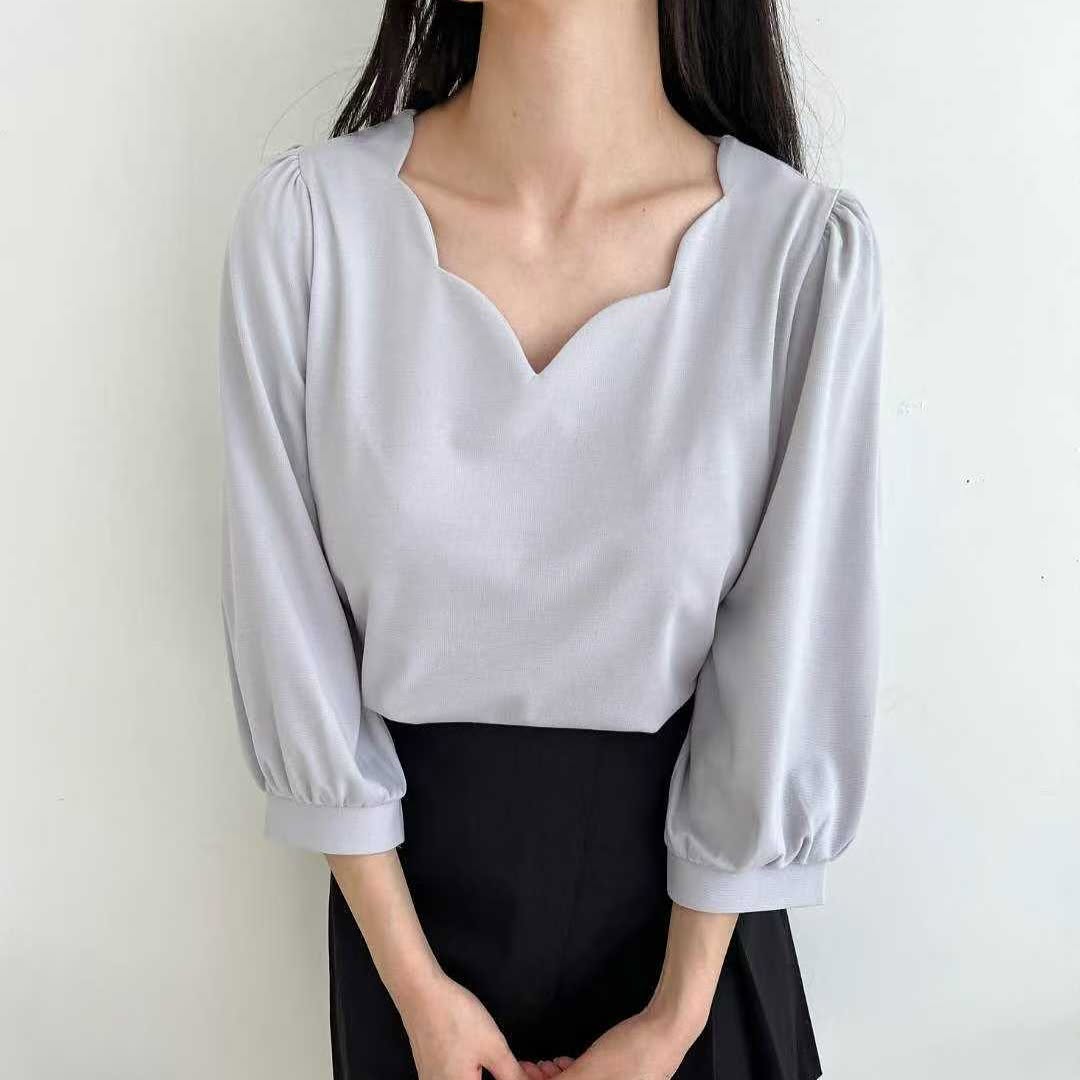25YR2204 Wave Blouse