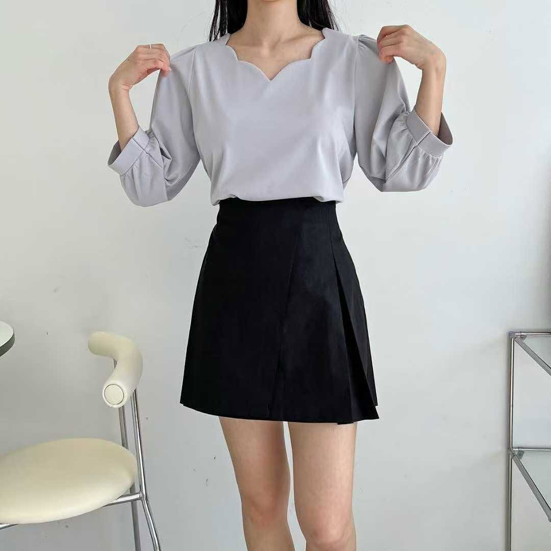 25YR2204 Wave Blouse
