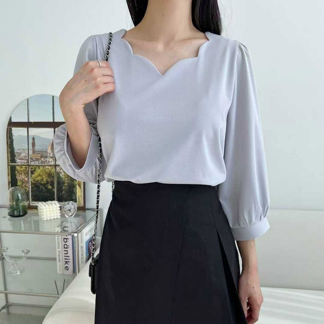 25YR2204 Wave Blouse