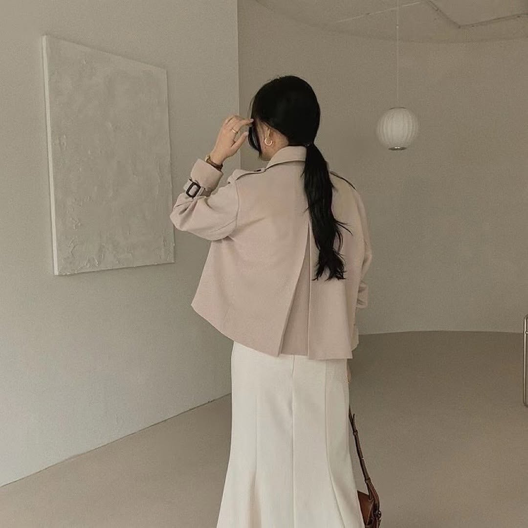 Y438 短版風衣