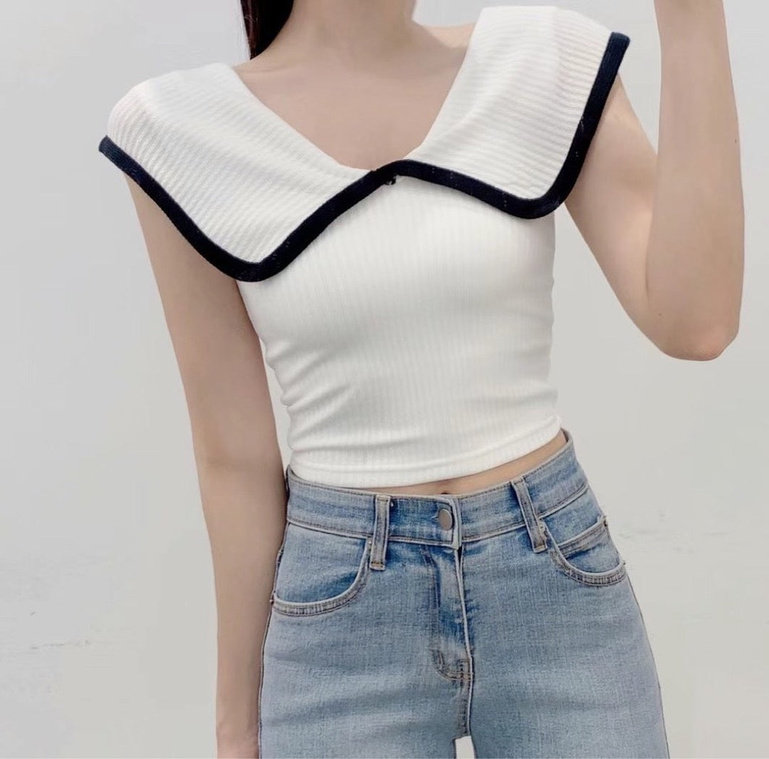 23YR0811 拼色反領top