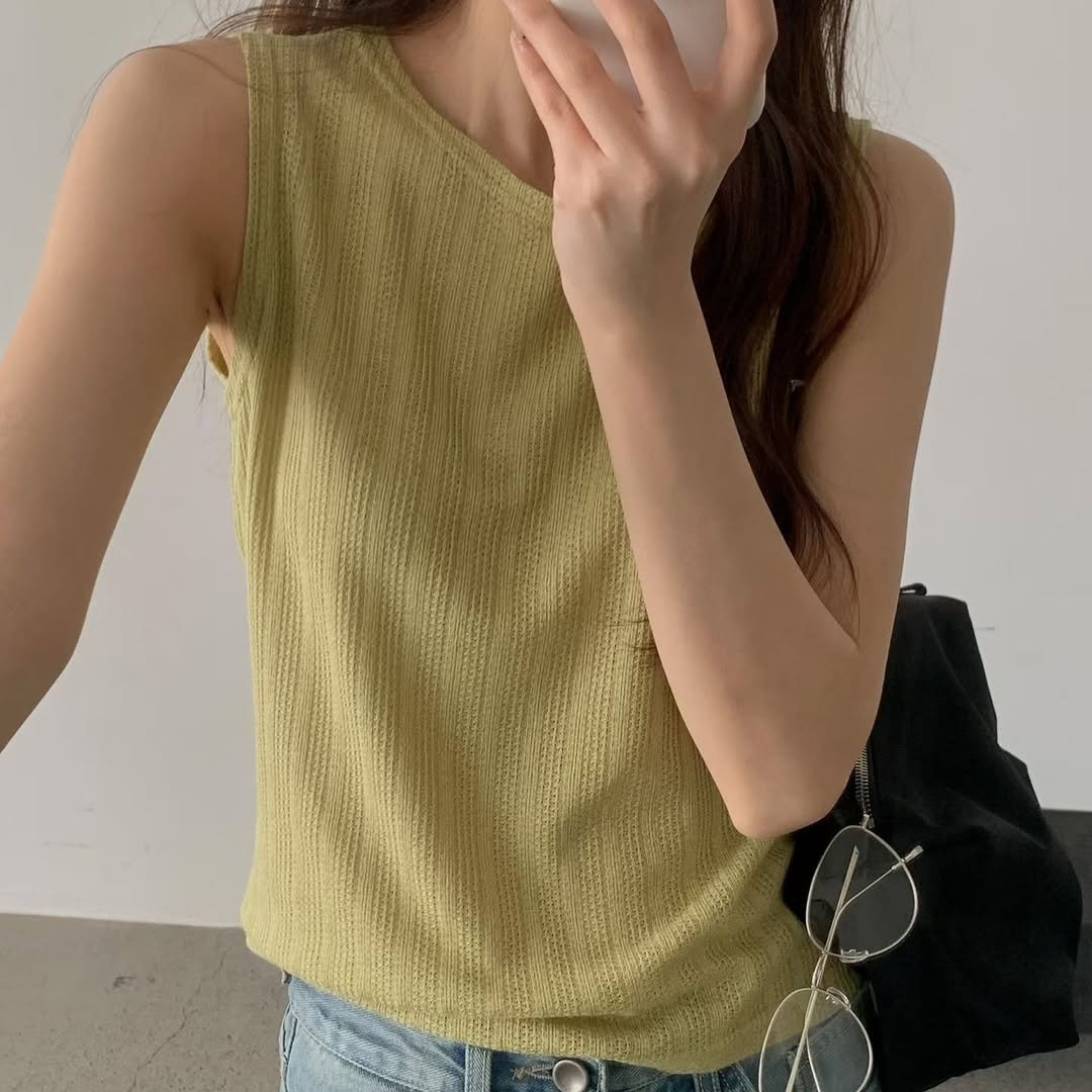 26YR1008 Basic Vest