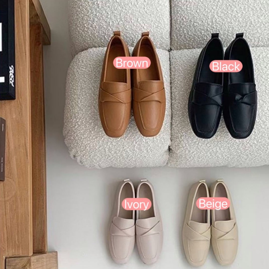 24YR0640 Twist Loafer Shoes 1cm
