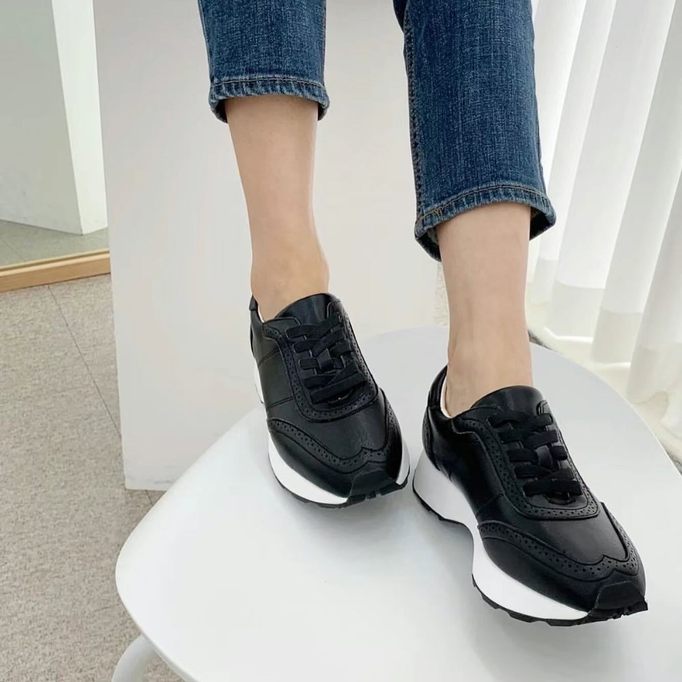 24YR1802 牛皮花邊波鞋 3cm