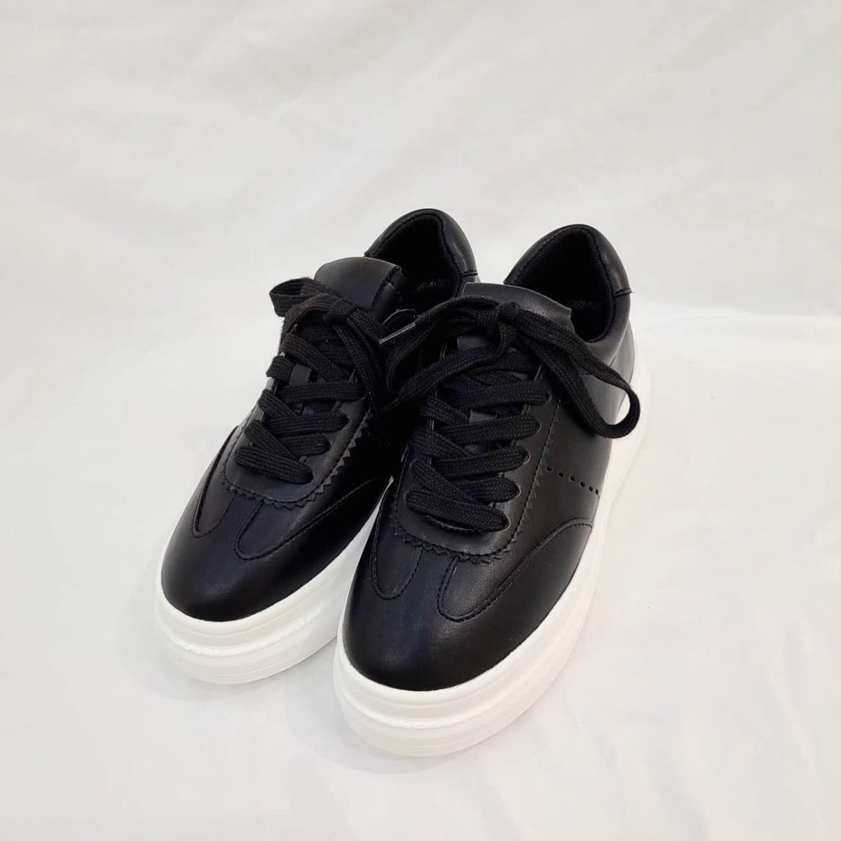 26YR1713 Leather Sneaker
