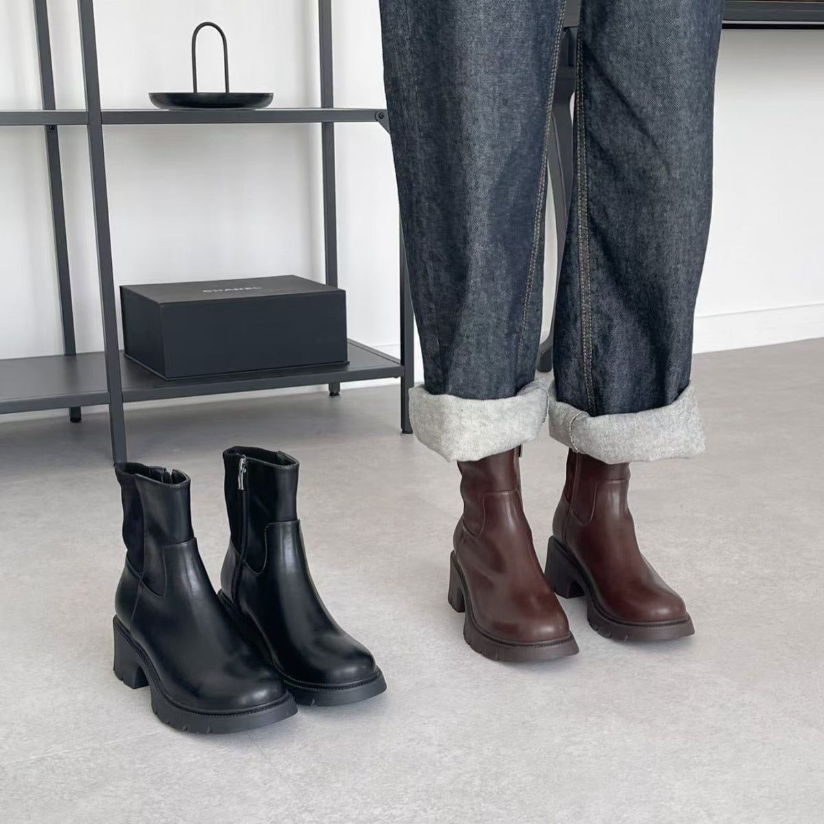 26YR1801 Leather Boots