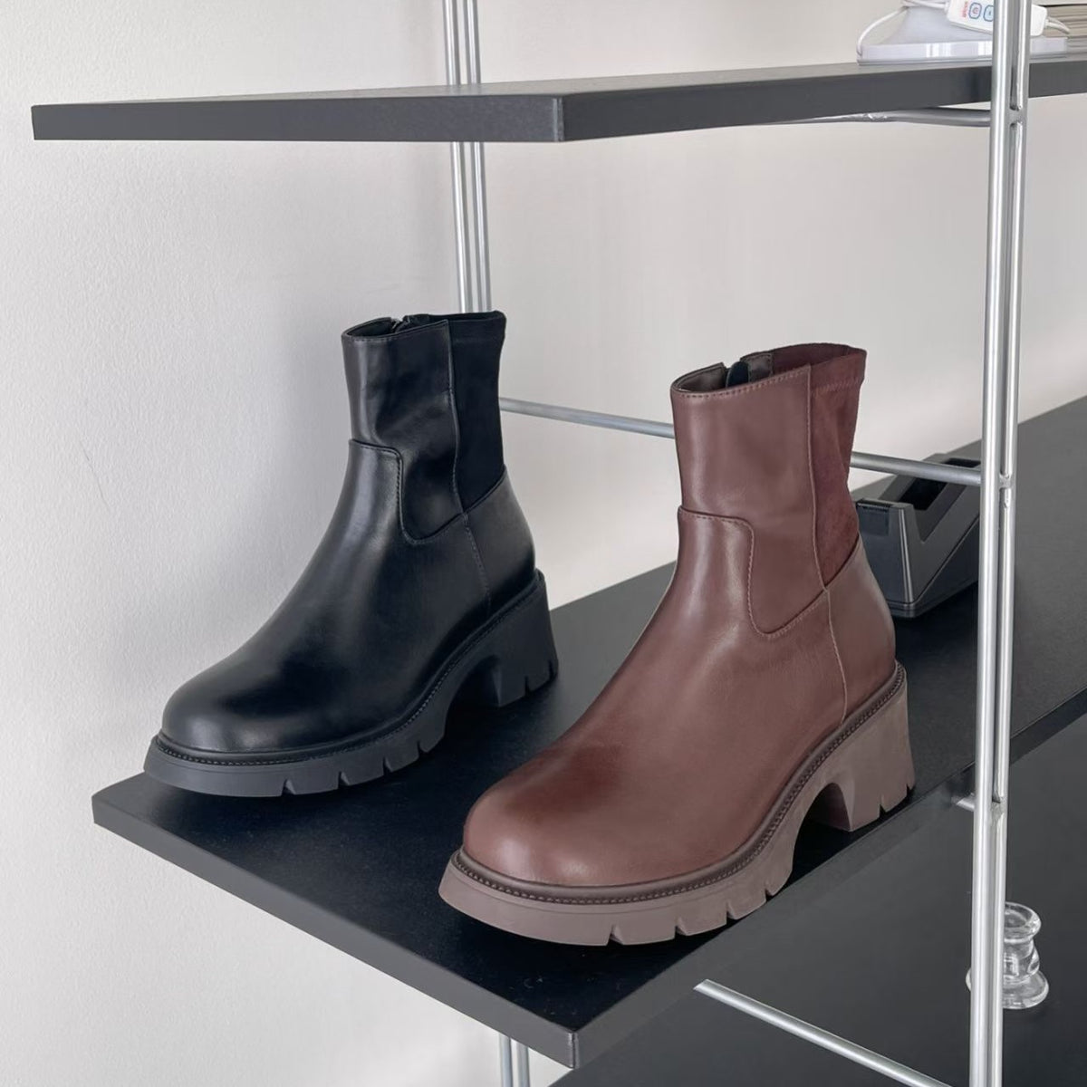 26YR1801 Leather Boots