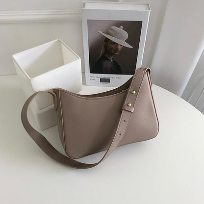 24YR2311 Moon Style Shoulder Bag