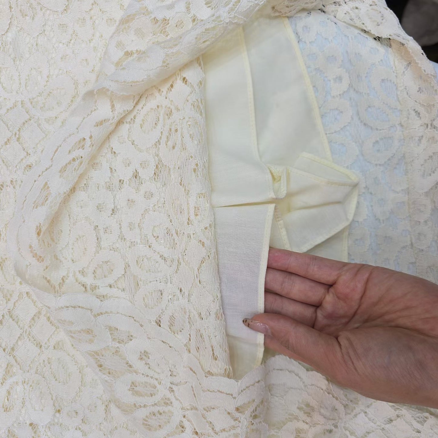 26YR1502 Lace Skirt