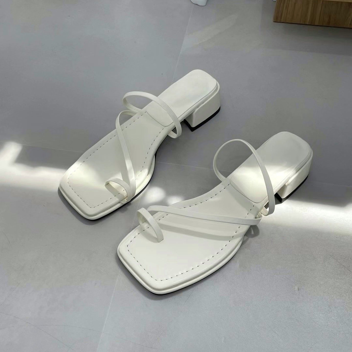 24YR1140 Strap Sandal 4cm