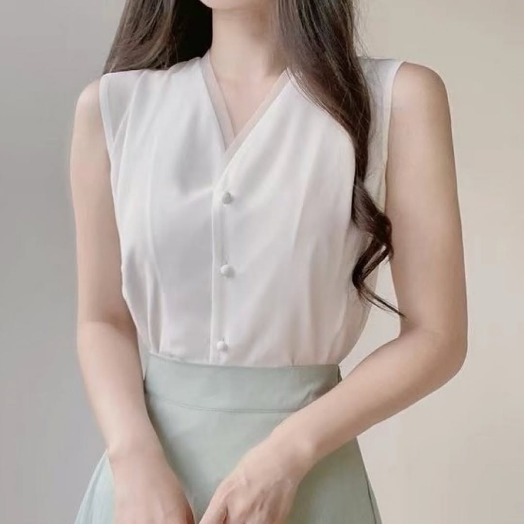 24YR1502 Button Blouse