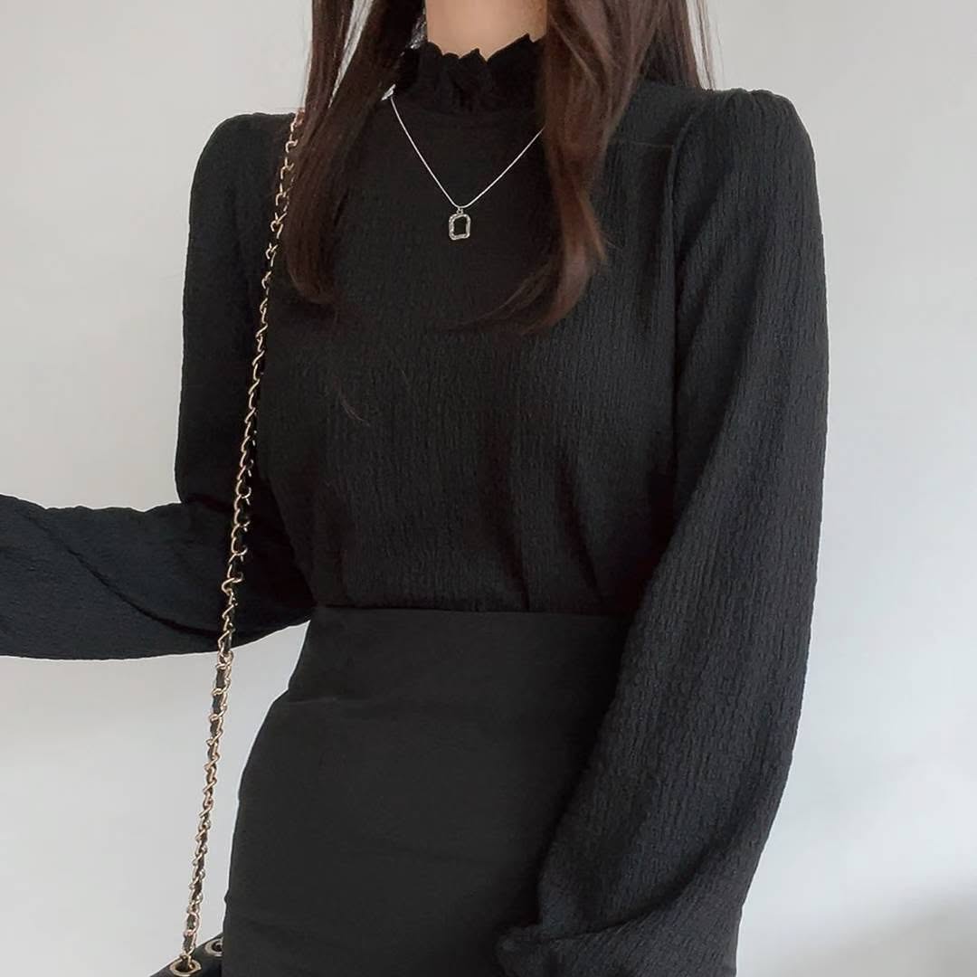 25YR2106 Ruffle Blouse