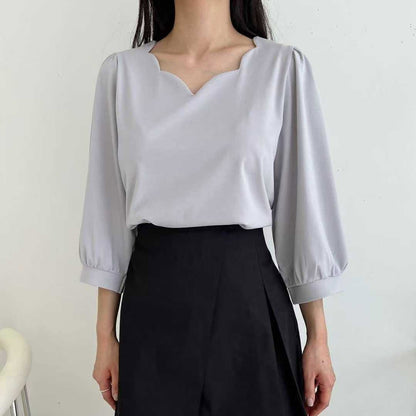 25YR2204 Wave Blouse