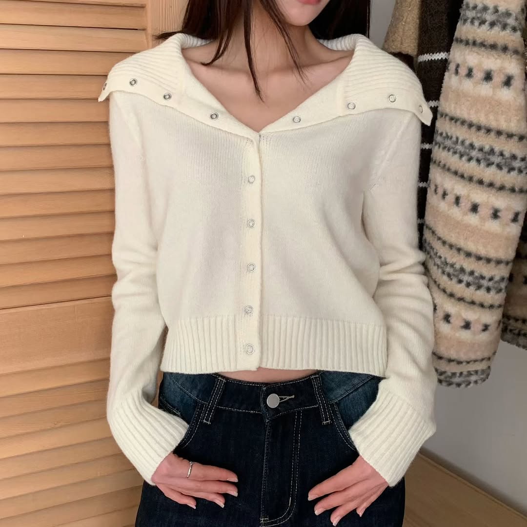 25YR2503 Button Knit Top