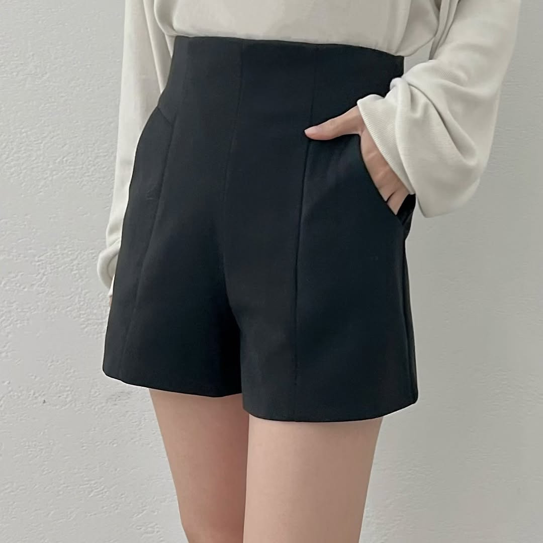 25YR2417 Slim Cut Short Pants