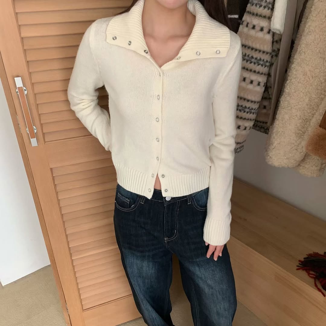 25YR2503 Button Knit Top