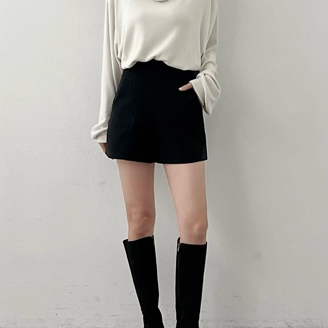 25YR2417 Slim Cut Short Pants