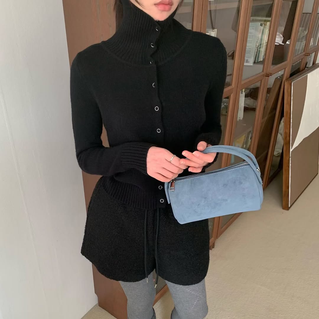 25YR2503 Button Knit Top