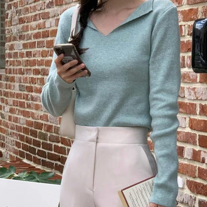 25YR2516 Little V Knit Top