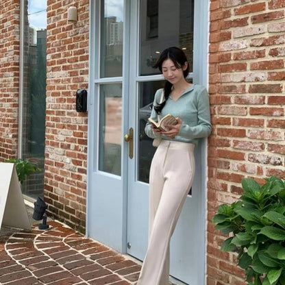 25YR2516 Little V Knit Top