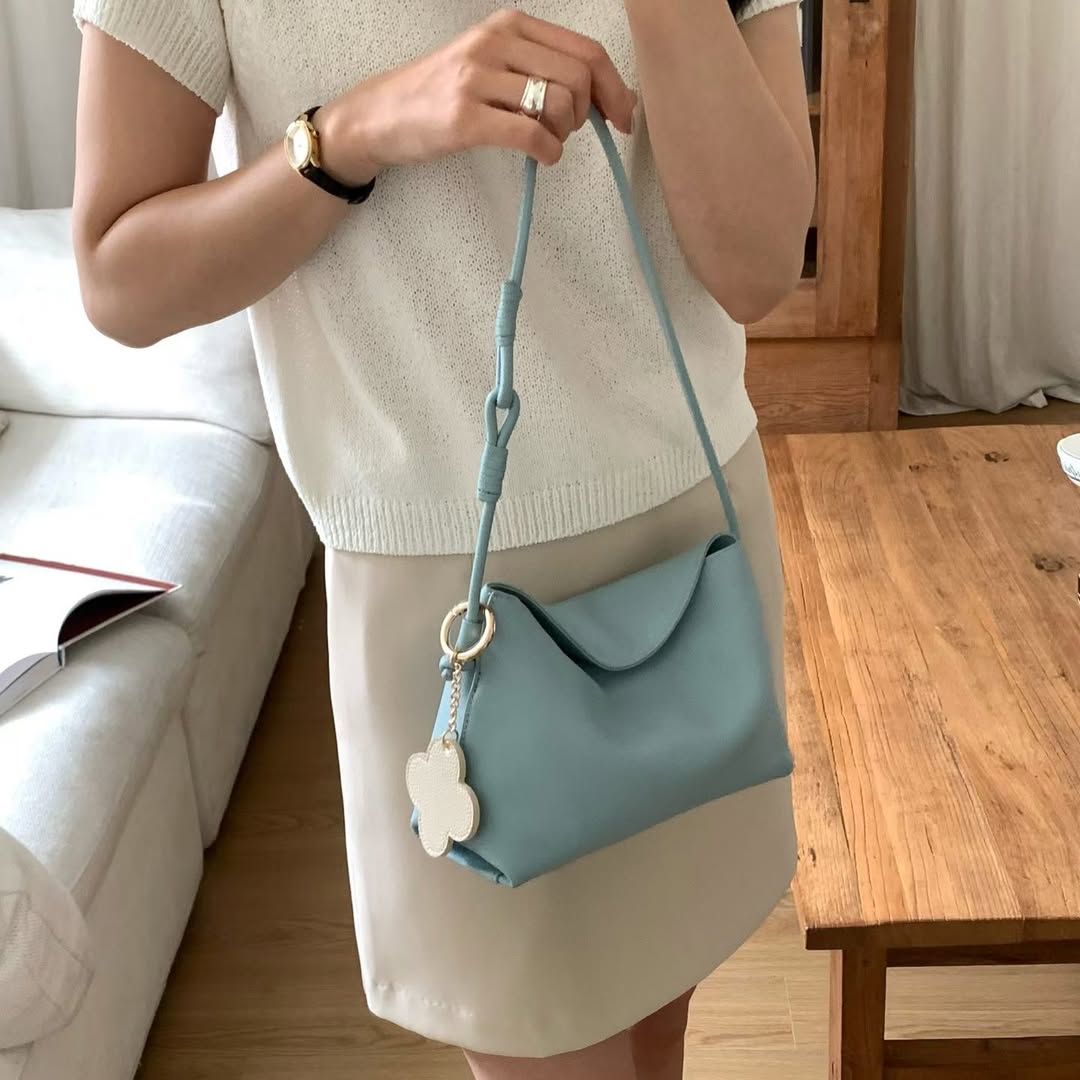 26YR0509 Leather Bag