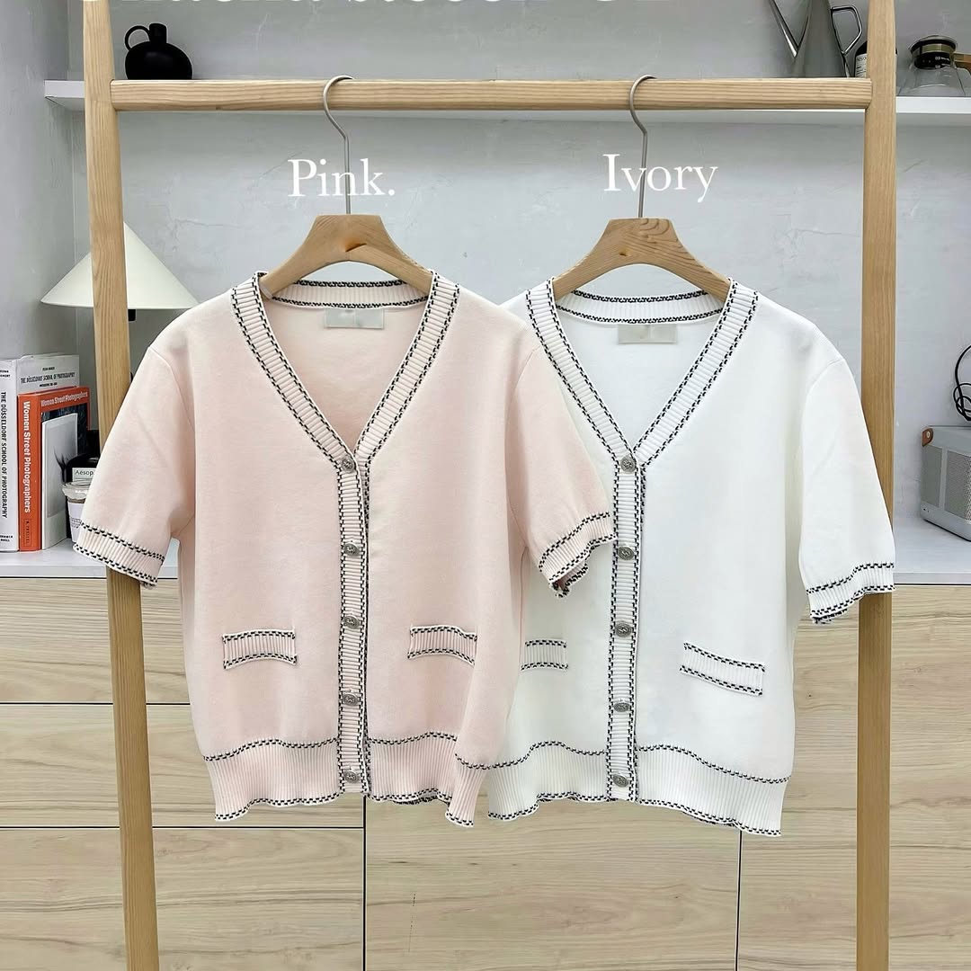 26YR0510 Knit Cardigan