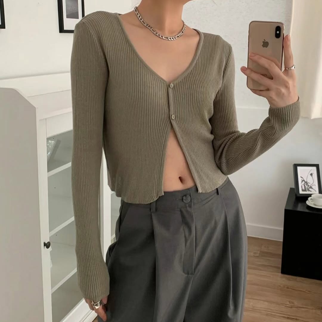 26YR0511 Knit Cardigan