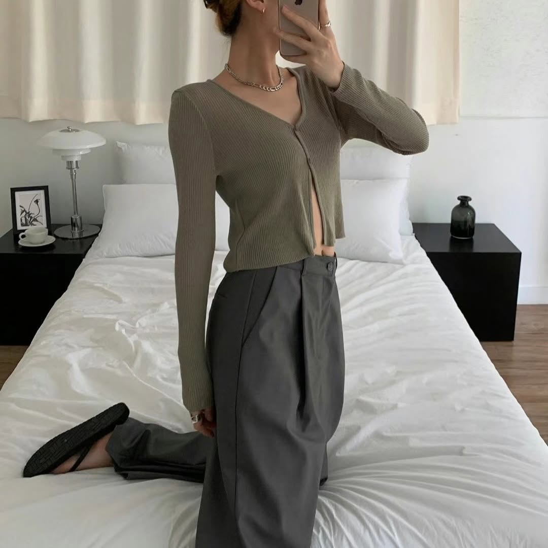 26YR0511 Knit Cardigan