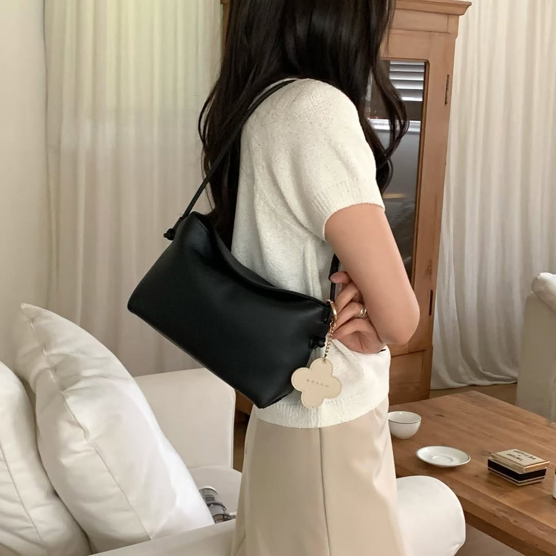 26YR0509 Leather Bag