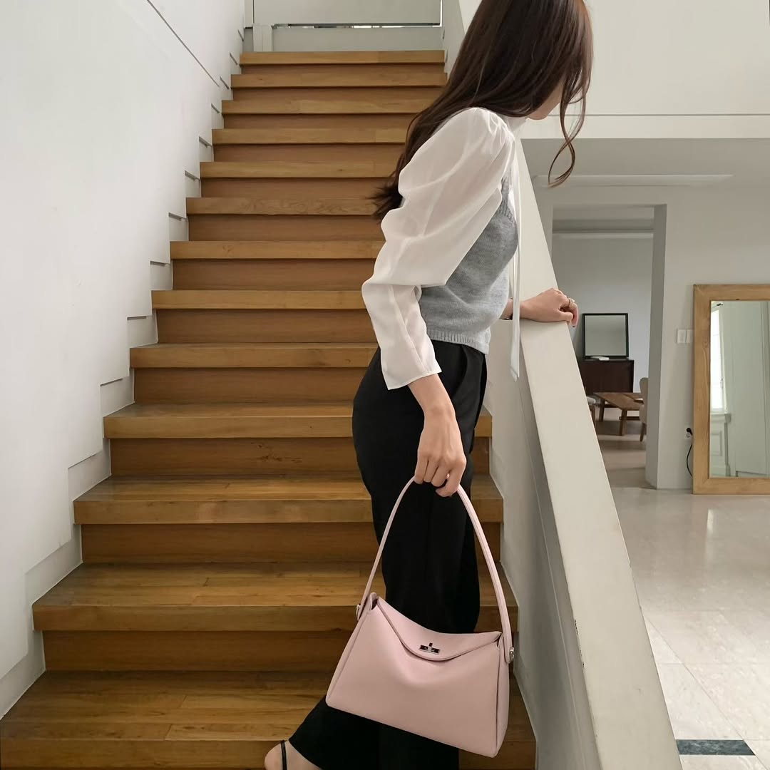 26YR0704 Leather Handbag