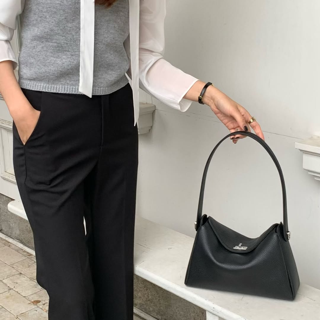 26YR0704 Leather Handbag