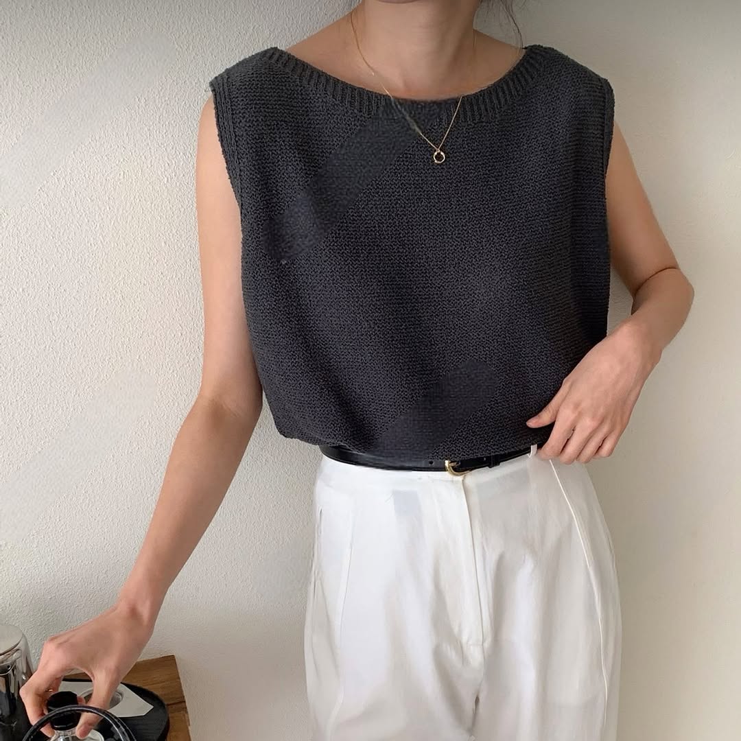 26YR0619 Knit Vest