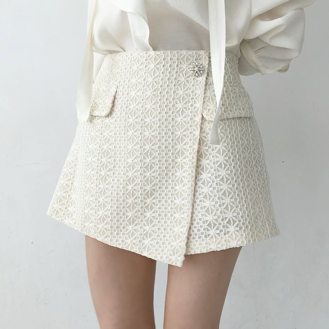 26YR0708 Lace Skirt