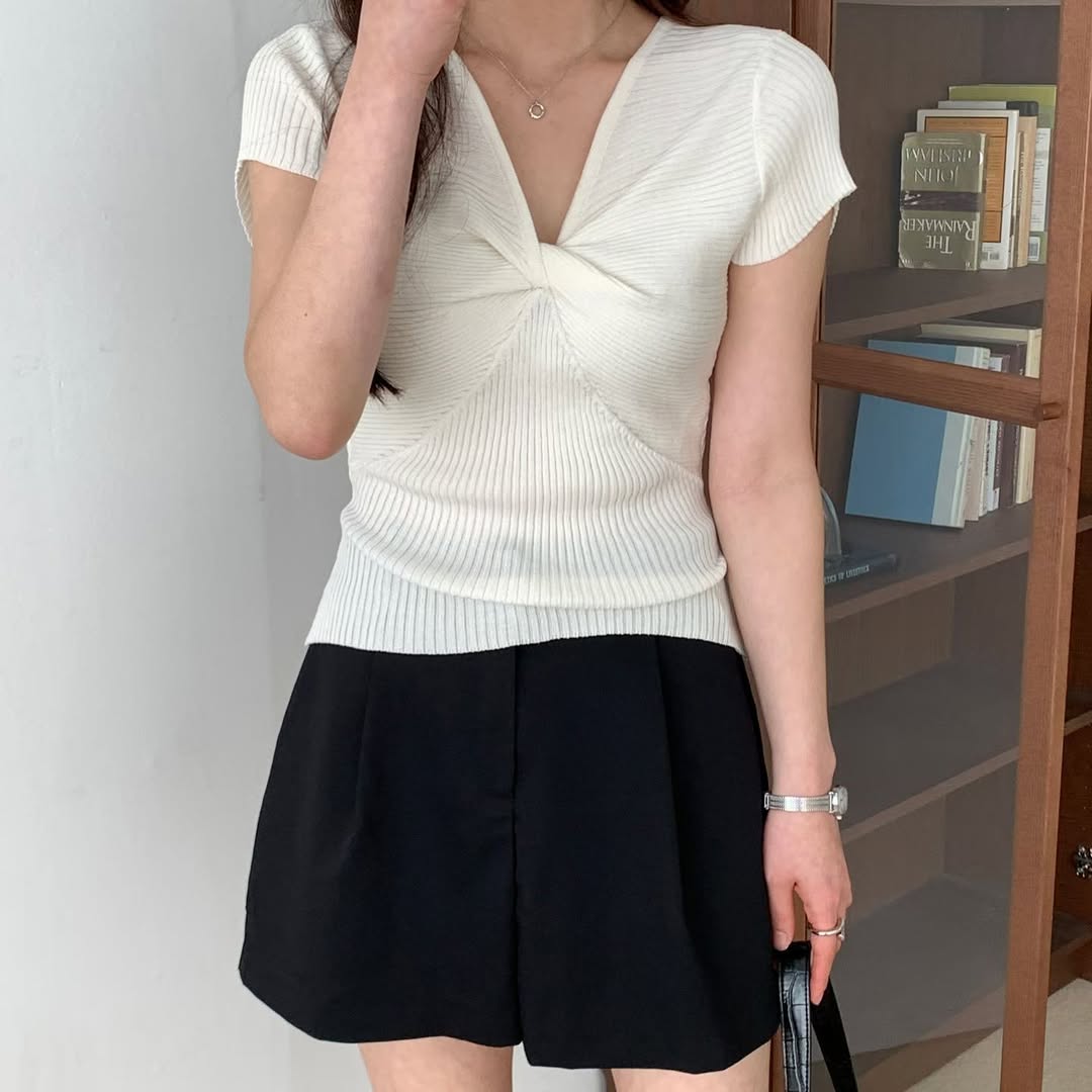 26YR0710 Knit Top