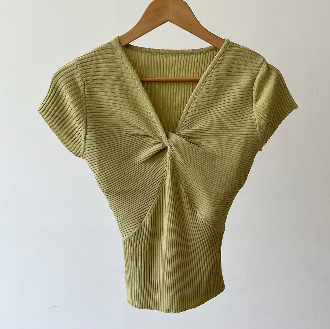 26YR0710 Knit Top